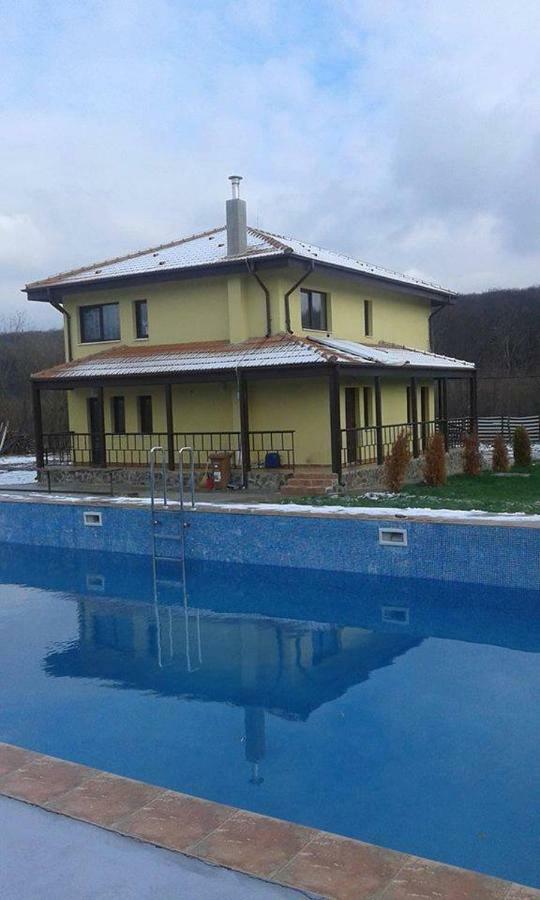 Hotel Pensiunea Casa Vanatorului Oteleni Exteriér fotografie