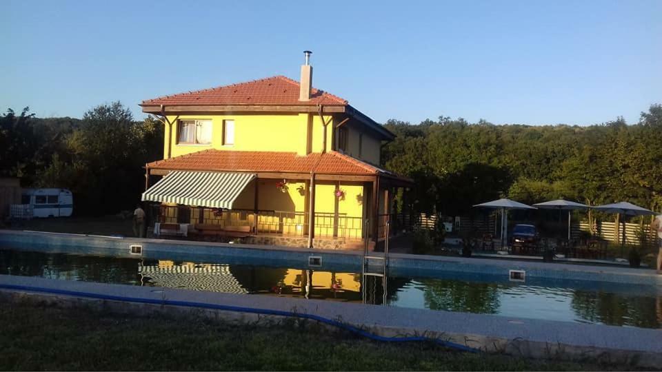 Hotel Pensiunea Casa Vanatorului Oteleni Exteriér fotografie