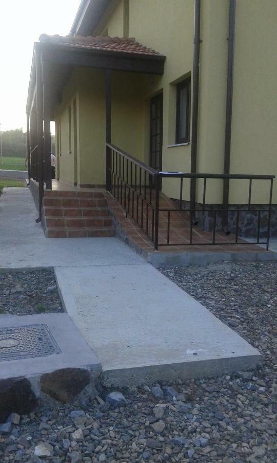 Hotel Pensiunea Casa Vanatorului Oteleni Exteriér fotografie
