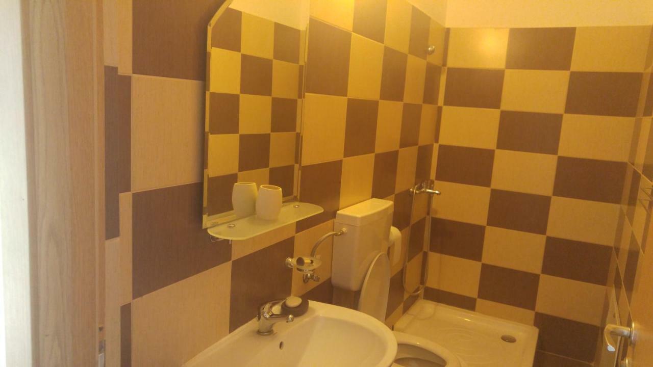 Hotel Pensiunea Casa Vanatorului Oteleni Exteriér fotografie