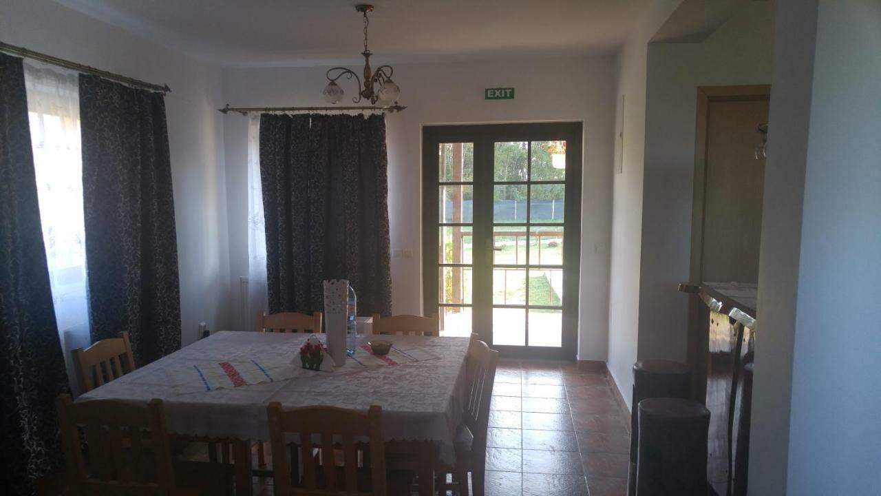Hotel Pensiunea Casa Vanatorului Oteleni Exteriér fotografie