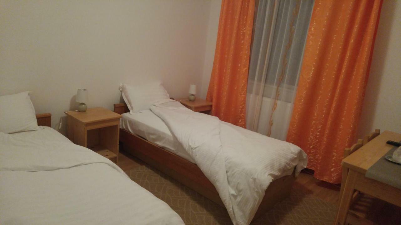 Hotel Pensiunea Casa Vanatorului Oteleni Exteriér fotografie